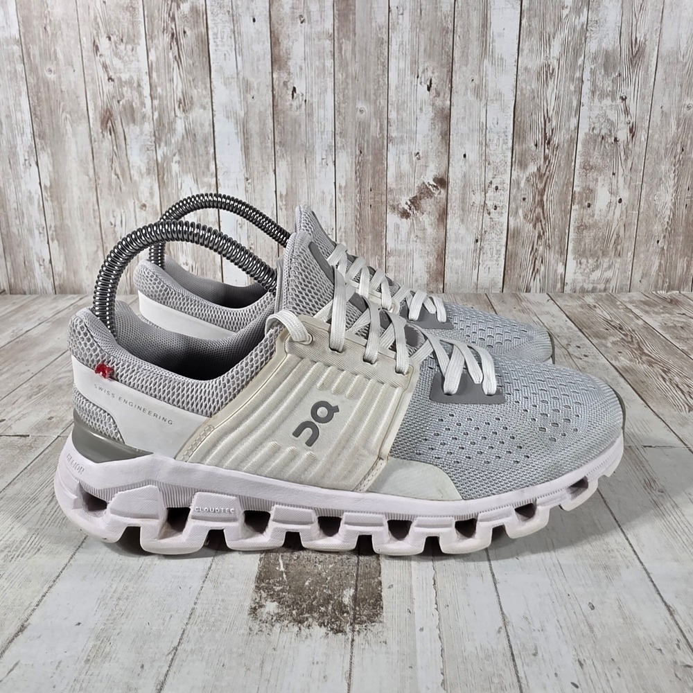 On Running Cloudswift Women's Light Gray and White Athletic Sneakers